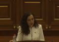 Vjosa Osmani për vrasjen e Arlinda Zekajt: Dhuna ndaj grave nuk fillon ditën kur një grua vritet