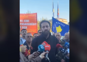 Haziri u bën thirrje deputetëve për miratimin e ligjit: Mos të luajnë me gjakun e Adem Jasharit, Hamëz Jasharit e Zahir Pajazitit