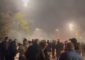 Tensionohet situata pranë Kuvendit, protestuesit largohen me vrap pas gazit lotsjellës