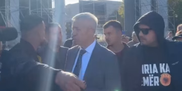 Rexhepi pas incidentit me protestuesit: Kërkimfalja nuk e mbyll rastin, do ta procedoj në organet kompetente