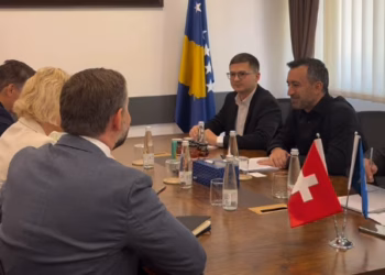 Basha takon ambasadoren e re të Zvicrës, diskutojnë për bashkëpunimin në transport