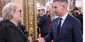 Presidentja e Kosovës zhvillon takim me kryeministrin hungarez, në fokus bashkëpunimi mes dy shteteve