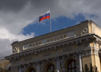 Rusia përgatit kredinë 1 miliard dollarëshe për Iranin