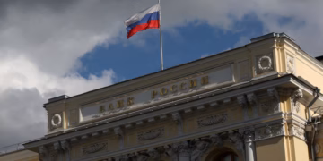 Rusia përgatit kredinë 1 miliard dollarëshe për Iranin