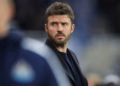 Carrick pranë shkarkimit, drejtuesit e Manchester United kanë kontaktuar trajnerin e ri