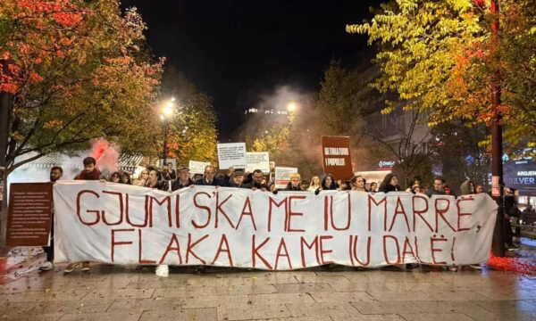 Protesta për Arlinda Zekajn edhe të dielën, organizatorët: Nuk zmbrapsemi, kërkojmë drejtësi