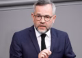 Michael Roth i reagon Daçiqit për flamurin serb mbi Prizren: E gjora Serbi, kjo çon në luftë