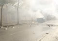 Protestuesit hedhin bomba molotovë, policia përgjigjet me gaz lotsjellës dhe ujë