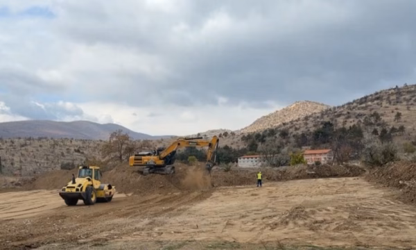 Nisin punimet në autostradën 10 kilometërshe Shkup-Bllacë
