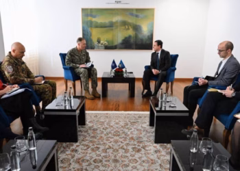 Wikoff takon Kurtin, Sveçlën dhe Hoxhën, NATO sqaron se ripozicionimi i trupave është i kthyeshëm