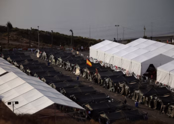 Italia dhe Spanja heqin kontrollet kufitare që u vendosën pas fluksit të emigrantëve në Ceuta