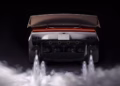 Elon Musk prezanton Teslën që fluturon, vetura bën salto në ajër dhe hidhet mbi automjete të tjera