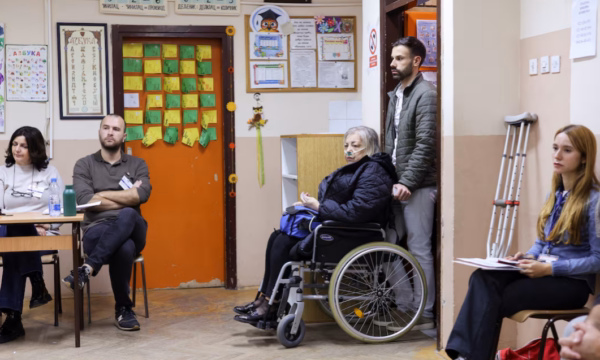 “Reuters”: Zgjedhjet e sotme në Serbi, sfida më e madhe për sundimin e populistit Vuçiq
