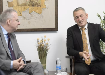 Schuebel dhe Rashiq diskutojnë për mbrojtjen e të drejtave të komuniteteve në Kosovë