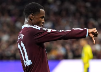 Aston Villa “shkel” Fenerbahçen