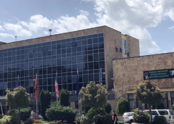 Bllokohet përkohësisht rruga “Shemsi Ahmeti” në Mitrovicë
