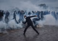 Mbi 1,300 të arrestuar gjatë protestave masive në Francë