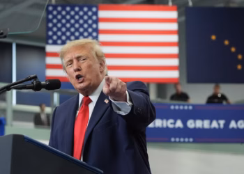 Trump thotë se do të fillojë eksplorimi i naftës, gazit dhe mineraleve në Grenlandë