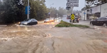 Dy të vdekur në Stamboll pas reshjeve më të dendura të shiut në 84 vitet e fundit