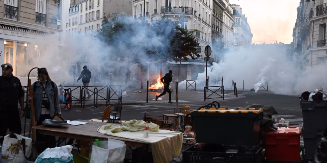 Kryeministri francez kërkon orë policore lokale dhe të pjesshme pas trazirave