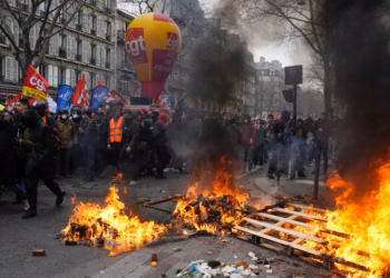 Përleshje dhe plaçkitje në Francë pas protestave, mbi 1.000 të arrestuar