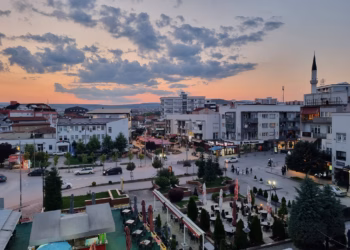 Vdes një grua në Gjilan pasi u rrëzua në rrugë