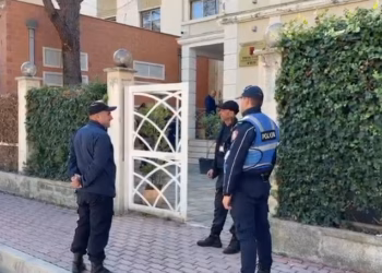 Mesazhe kërcënuese për sulm me bombë në disa institucione të Shqipërisë