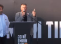 Haradinaj në protestë kritikon ndërkombëtarët : Ju që na ndihmuat në luftë, na tradhtuat – kthejeni besimin