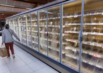Sulmi kibernetik godet qindra supermarkete në Francë