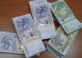 Shqipëria kufizon pagesat me para në dorë: Nuk lejohen më transaksione mbi 500 mijë lekë