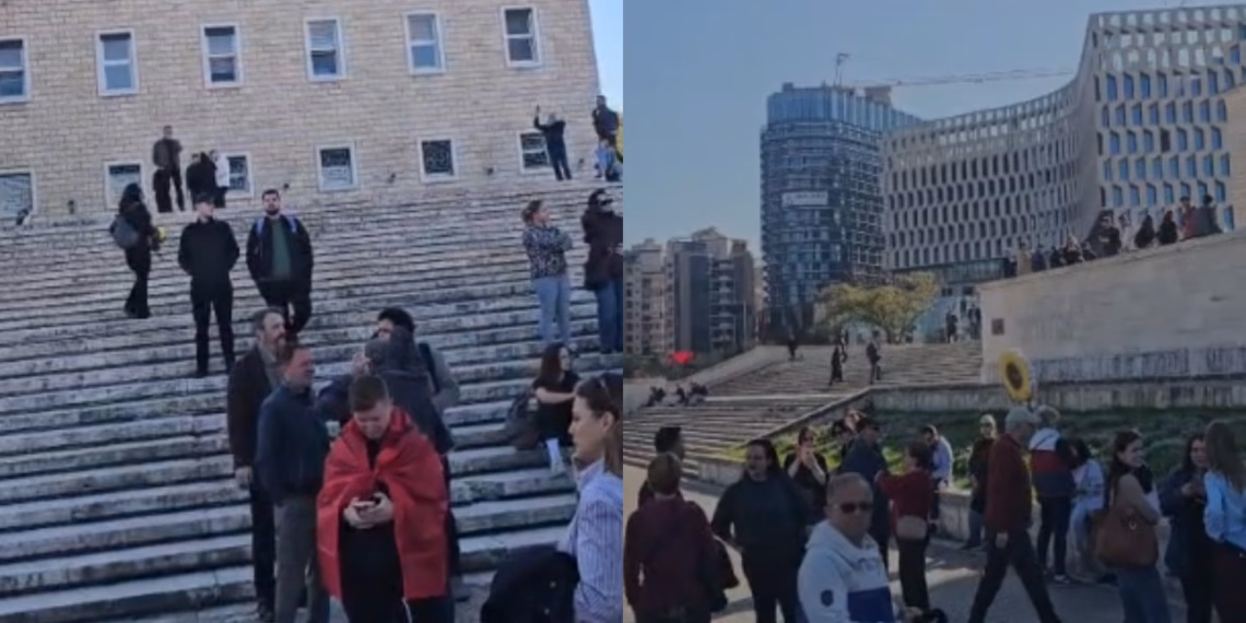 Nis grumbullimi i studentëve para Universitetit Politeknik, pedagogët i bashkohen protestës