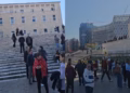 Nis grumbullimi i studentëve para Universitetit Politeknik, pedagogët i bashkohen protestës