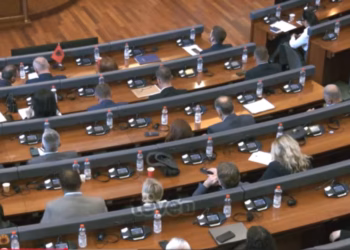 Përplasje mes deputetëve, Vitia flet për protezat e veteranëve
