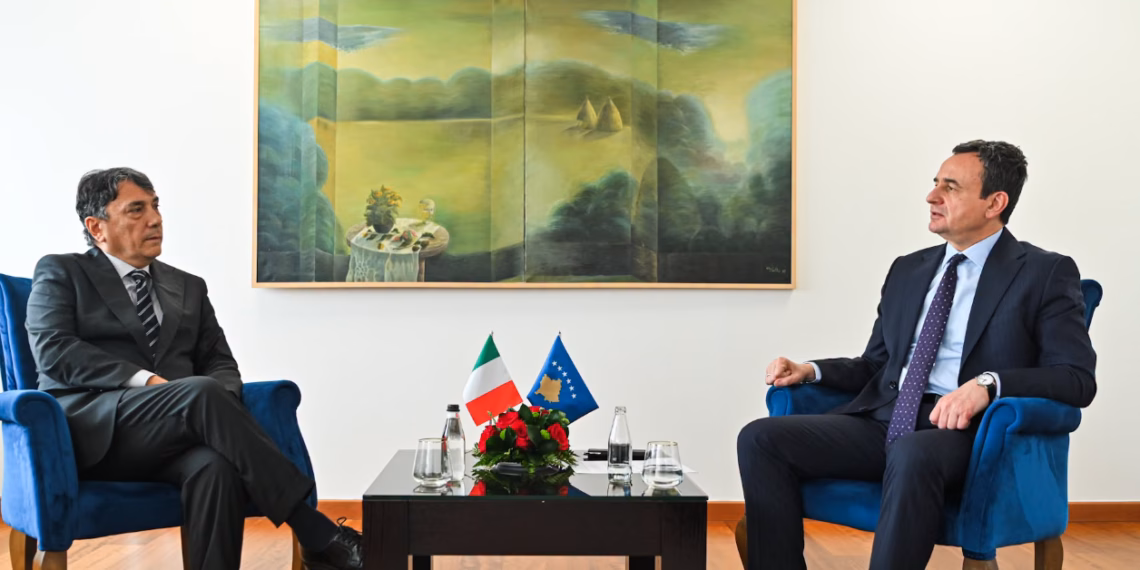 Kryeministri Kurti e pret në Qeveri ambasadorin italian, gjyqi ndaj katërshes së UÇK-së temë diskutimi