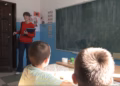 Rrëfimi i mësueses që bën 20 kilometra për t’u dhënë mësim dy nxënësve në Leposaviq