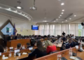 PDK-ja lëshon seancën në Mitrovicë, Ibrahimi akuzon Pecin për gjuhë fyese