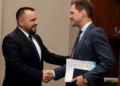 Maqedonci takohet me kongresistin amerikan Jim Himes, diskuton për bashkëpunimin në mbrojtje