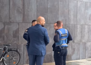 “Jemi ushtria serbe, ju kemi vënë bombë”, email kërcënues në institucionet shtetërore në Shqipëri, policia nis verifikimet