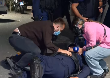 Policia e Shqipërisë: 14 policë të plagosur gjatë protestës në Tiranë, shoqërohen 35 persona