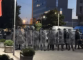 Njësia Speciale mobilizohet te Kuvendi, protestuesit bllokojnë të gjitha hyrjet