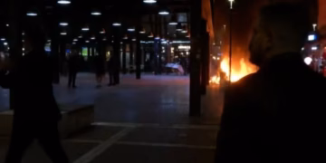 Protesta e studentëve përhapet në disa zona të Tiranës, zjarr edhe te “Pazari i Ri”