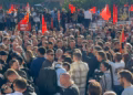 Nis protesta “Jo në emrin tim” në Prishtinë, mijëra qytetarë kërkojnë drejtësi për ish-krerët e UÇK-së