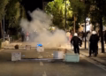 The Guardian: Protestat e studentëve në Shqipëri shndërrohen në të dhunshme, demonstruesit përleshen me policinë