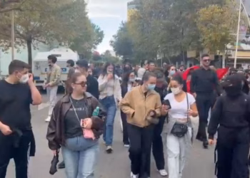 Sot dita e 12-të e protestës së studentëve në Tiranë, u bashkohen edhe pedagogët, mjekët, artistët e diaspora