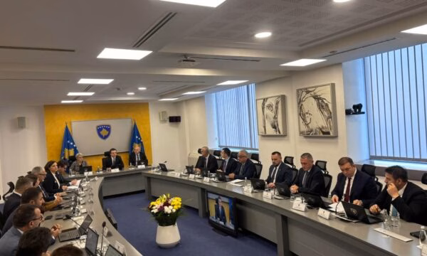 Qeveria: Nuk ka pengesë ligjore për ndryshimin e Ligjit për Specialen