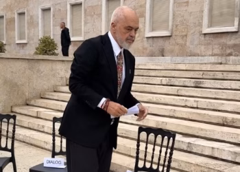 Rama vendos sërish karrige para Kryeministrisë: Dialogu është këtu përsëri