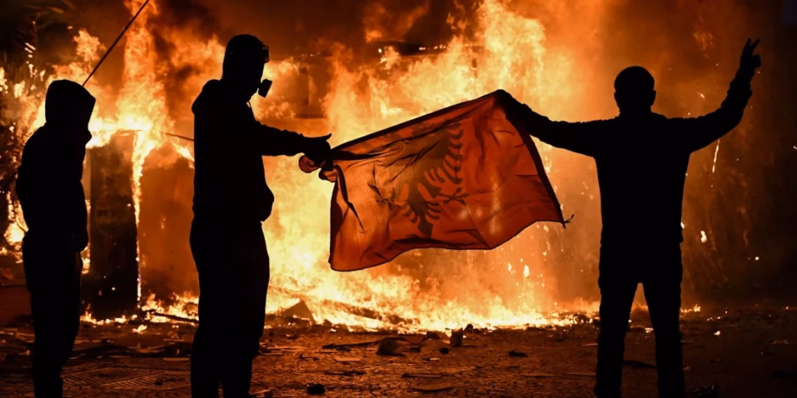 Financial Times: Protestat nuk e lëkundin Ramën, as rrugën e Shqipërisë drejt BE-së
