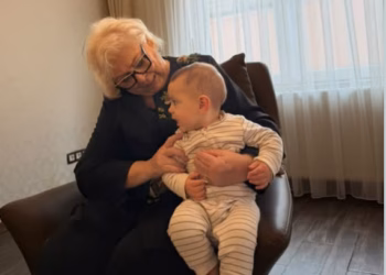 Presidentja Shiroka-Pula viziton familjen e Jakup Krasniqit