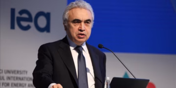 Agjencia Ndërkombëtare e Energjisë liron mbi 80% të rezervave të naftës emergjente
